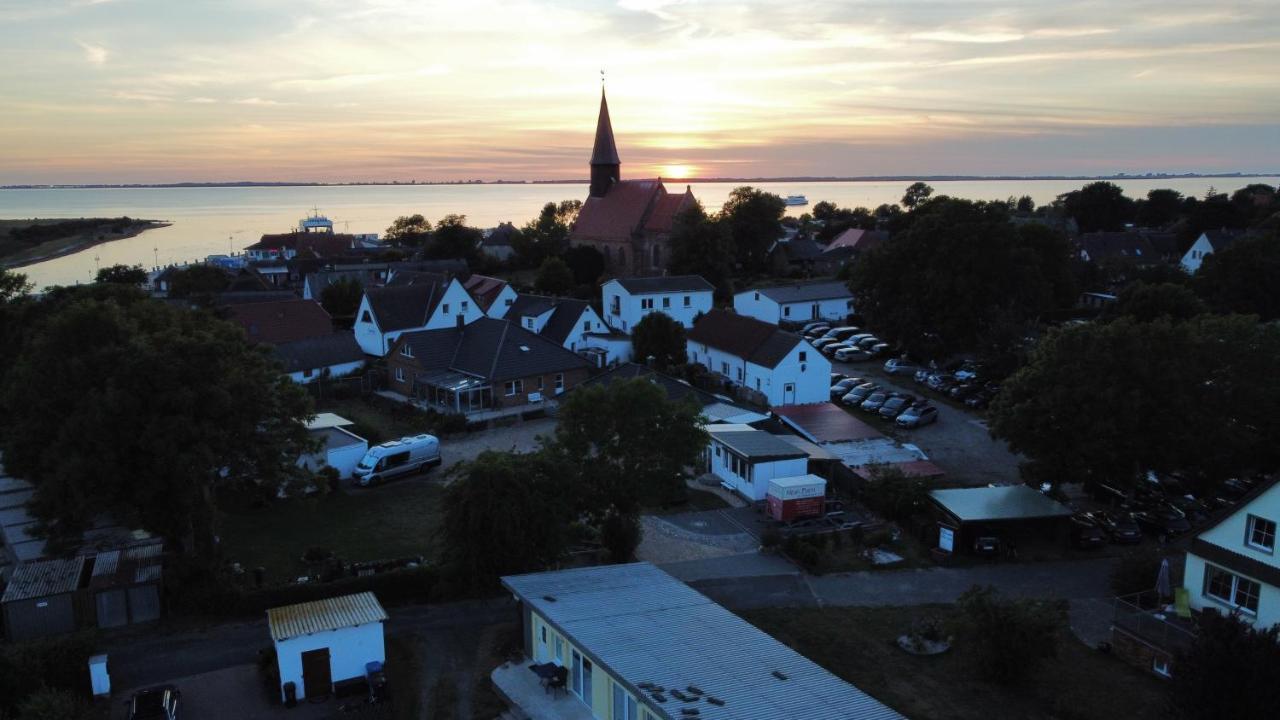 Ruegenferienhaus - Schaprode Hafen Exterior foto